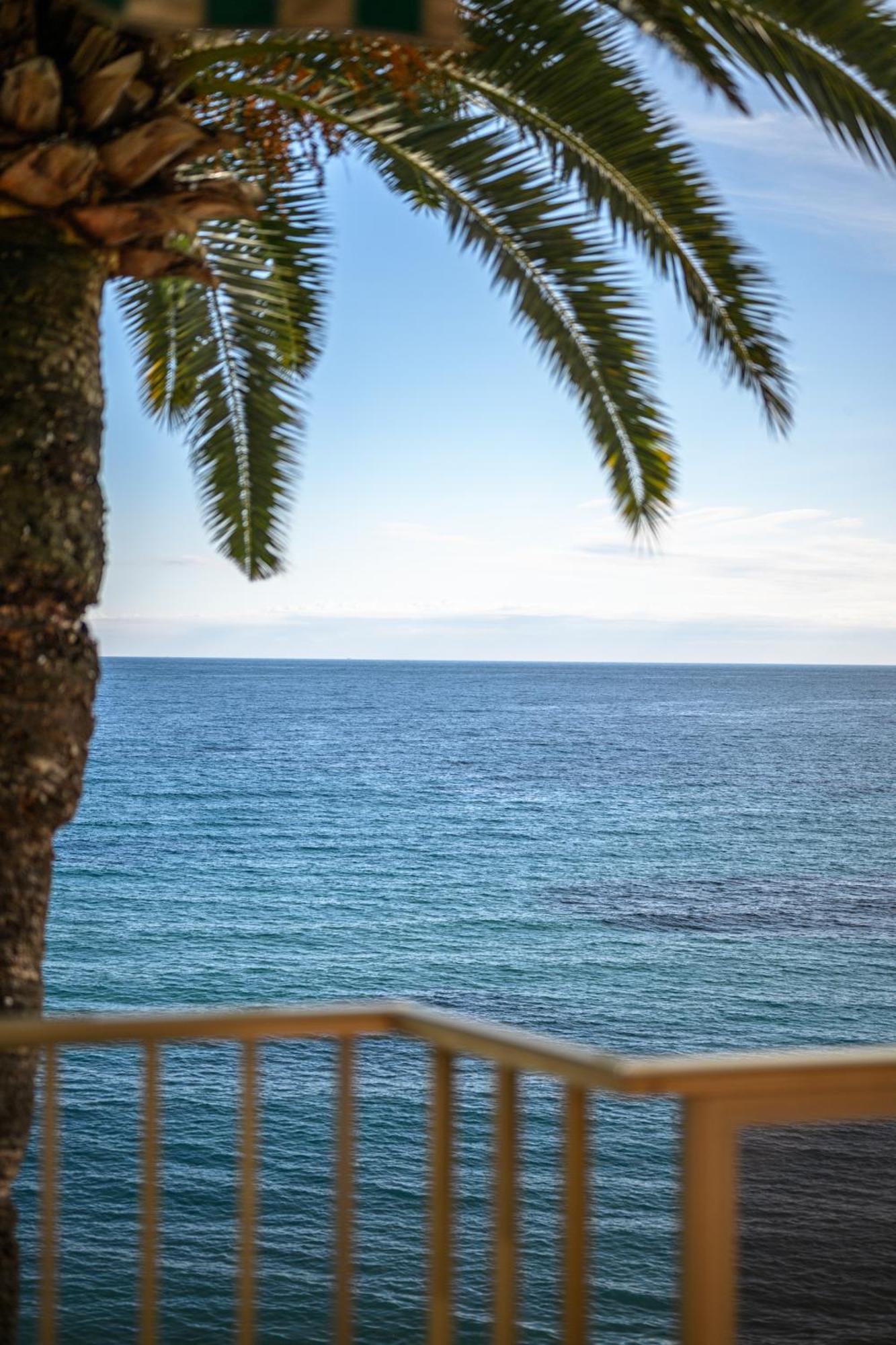 Le Coq Ligures - Air Conditioning - Seafront - Wifi Roquebrune-Cap-Martin Exteriör bild